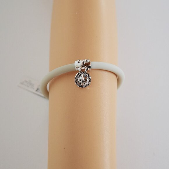 Marc Jacobs Charm Rubber Bracelet in Oyster Grey - Picture 8 of 11